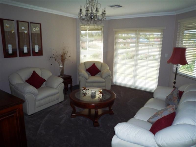 2 Crossland Avenue, Ellenbrook WA 6069