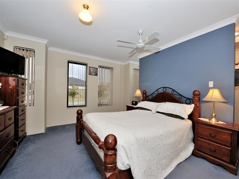 5 Tantallon Bend, Darch WA 6065