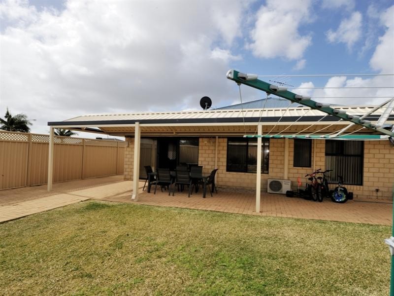 5 Tantallon Bend, Darch WA 6065