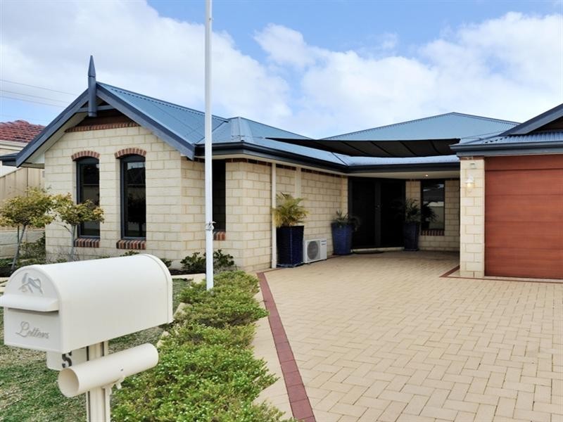 5 Tantallon Bend, Darch WA 6065