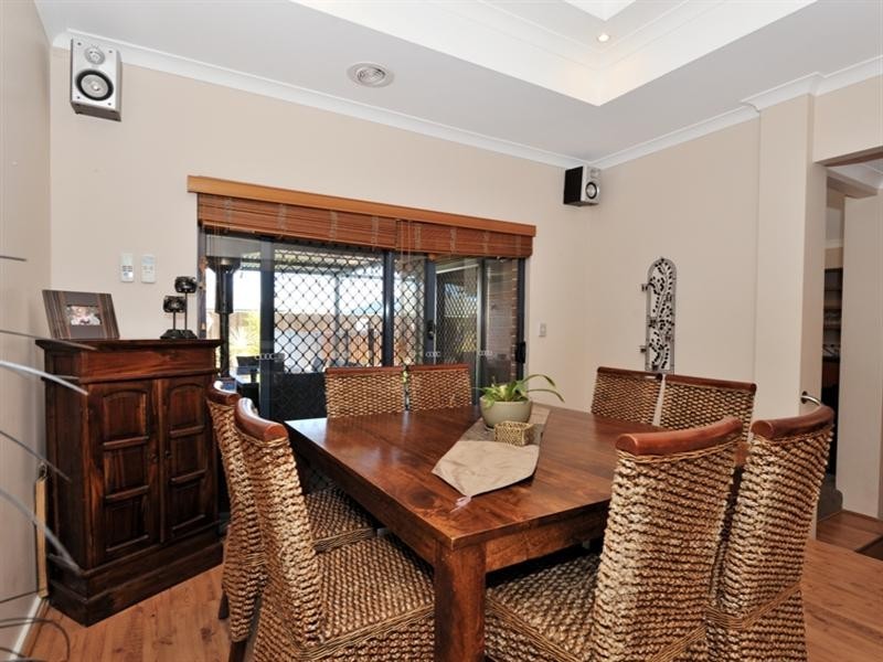 5 Merens Terrace, Henley Brook WA 6055