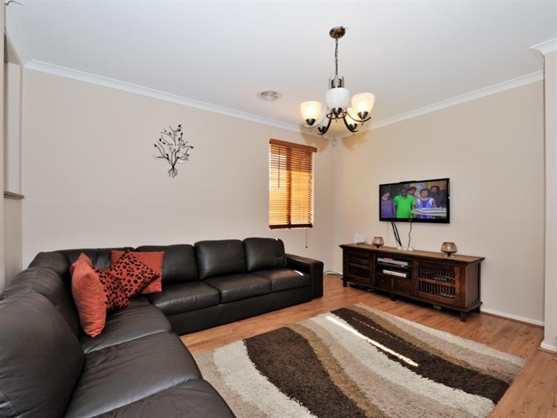 5 Merens Terrace, Henley Brook WA 6055