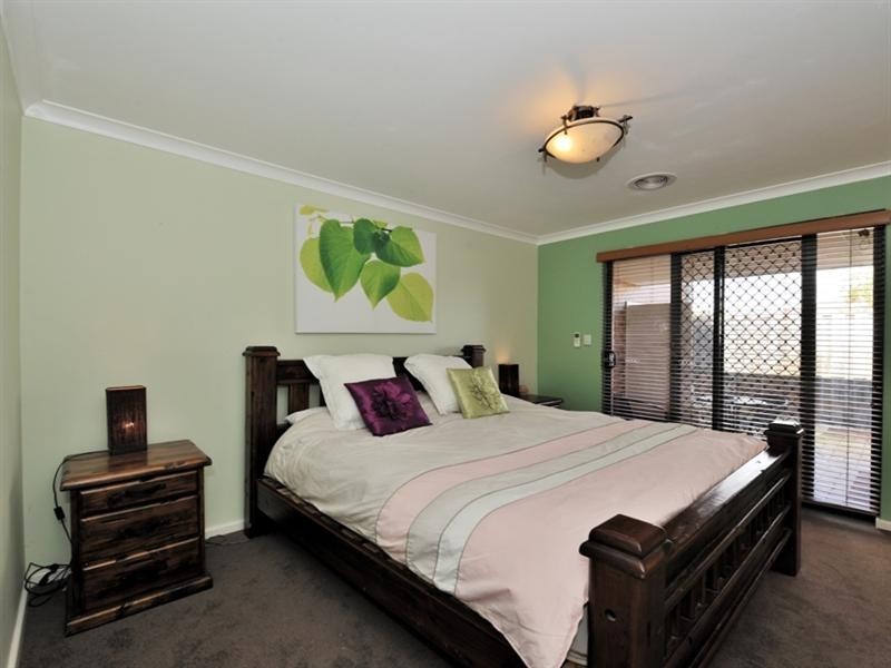 5 Merens Terrace, Henley Brook WA 6055