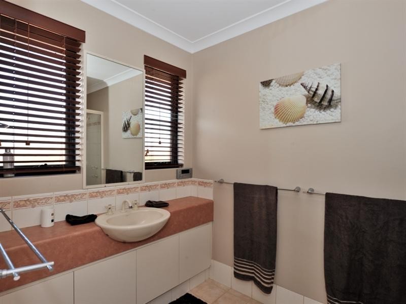 5 Merens Terrace, Henley Brook WA 6055