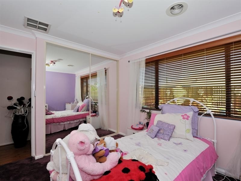 5 Merens Terrace, Henley Brook WA 6055