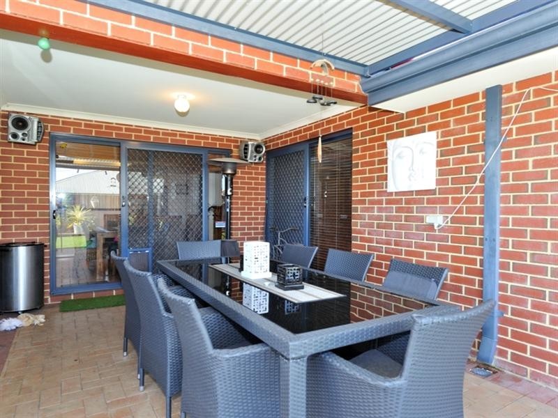 5 Merens Terrace, Henley Brook WA 6055