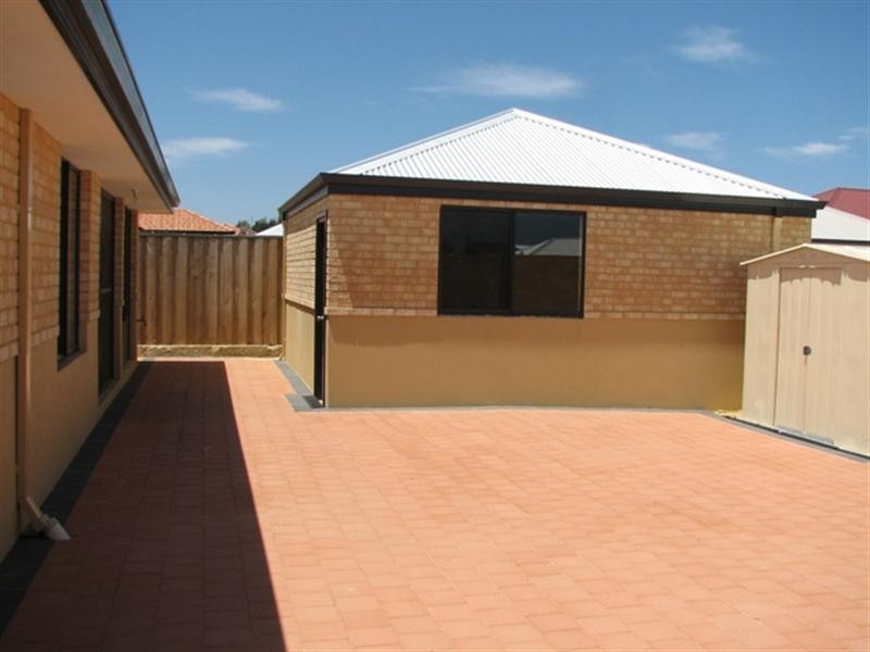 2 Derricap Avenue, Ellenbrook WA 6069