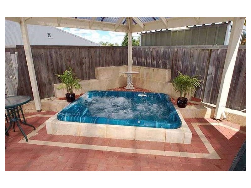 4 Lookout Circle, Ellenbrook WA 6069