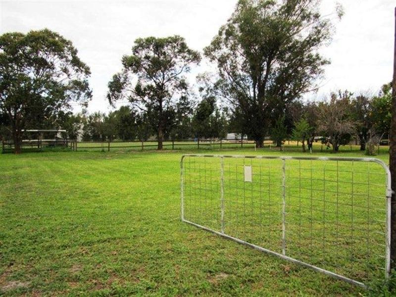 12 Bagley Street, Muchea WA 6501