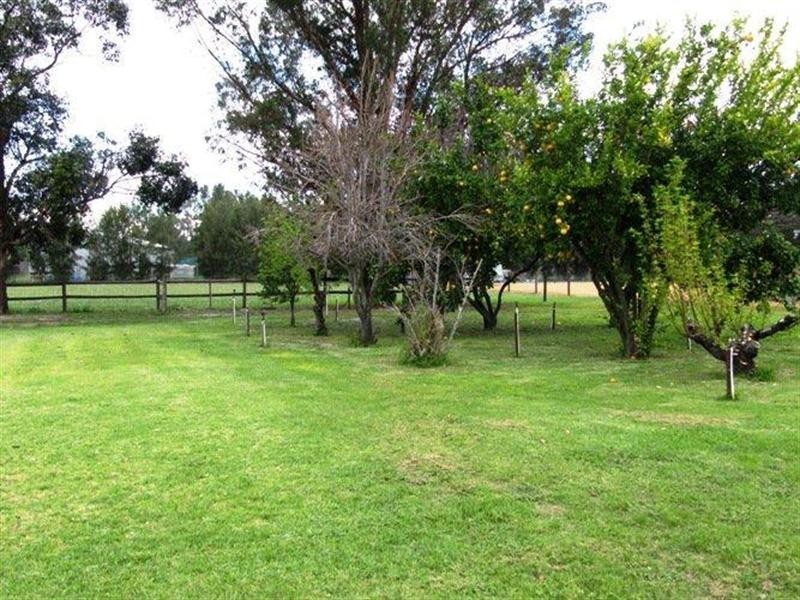 12 Bagley Street, Muchea WA 6501