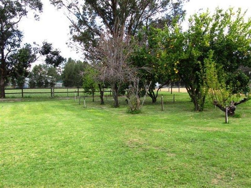 12 Bagley Street, Muchea WA 6501