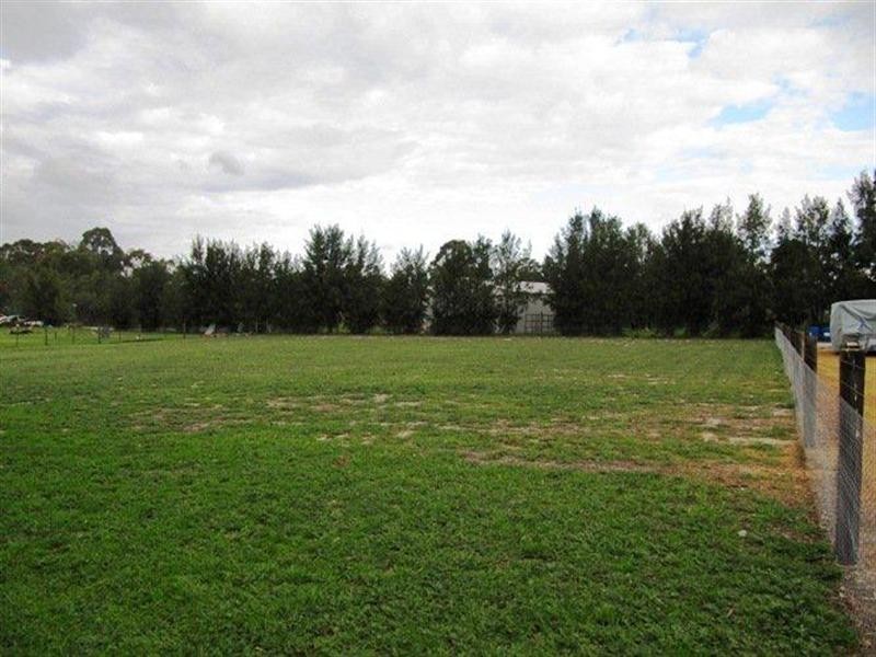 12 Bagley Street, Muchea WA 6501