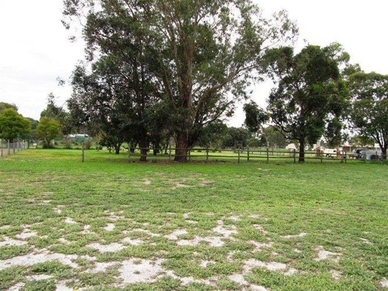 12 Bagley Street, Muchea WA 6501