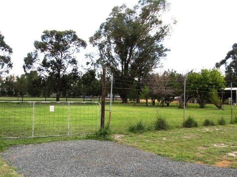 12 Bagley Street, Muchea WA 6501