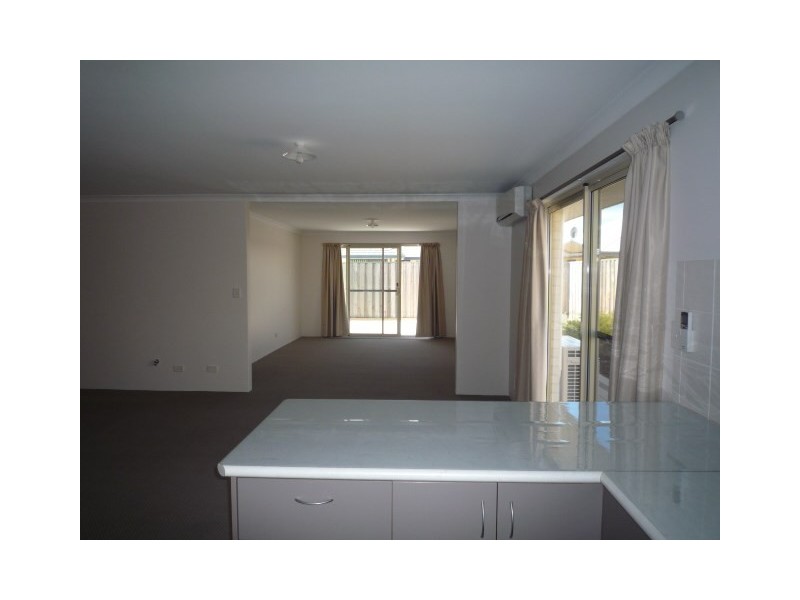 9 Redbank Drive, Ellenbrook WA 6069