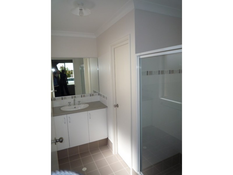 9 Redbank Drive, Ellenbrook WA 6069