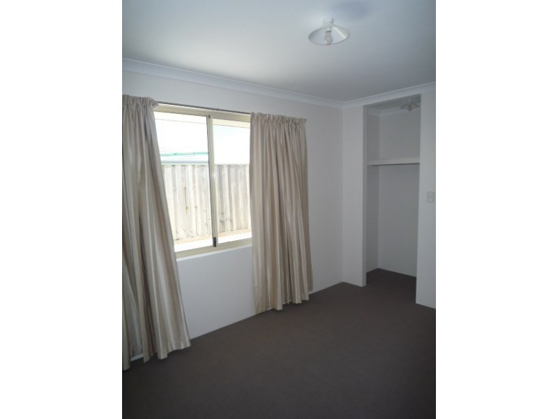 9 Redbank Drive, Ellenbrook WA 6069