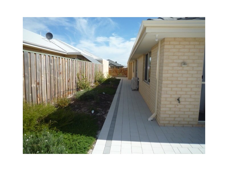 9 Redbank Drive, Ellenbrook WA 6069