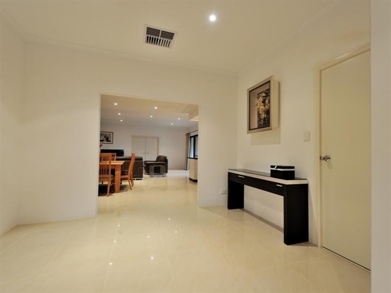 71 Hookstone Drive, Landsdale WA 6065