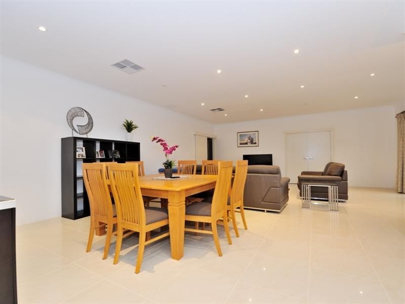 71 Hookstone Drive, Landsdale WA 6065