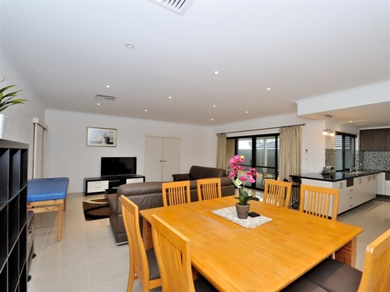 71 Hookstone Drive, Landsdale WA 6065