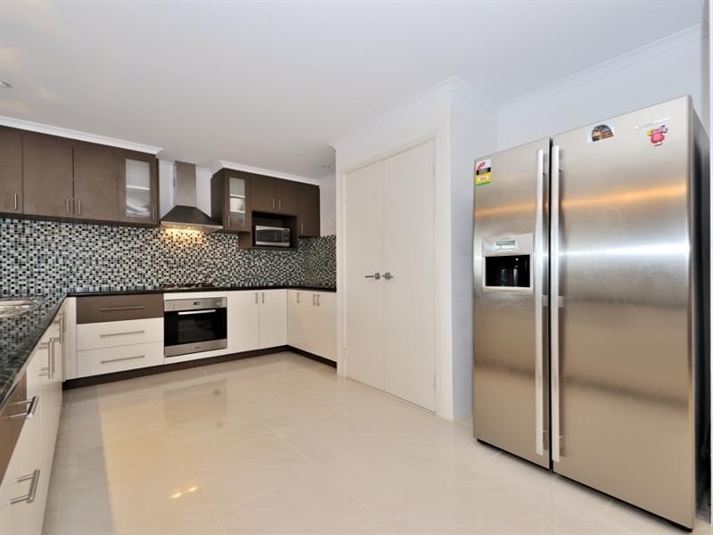 71 Hookstone Drive, Landsdale WA 6065