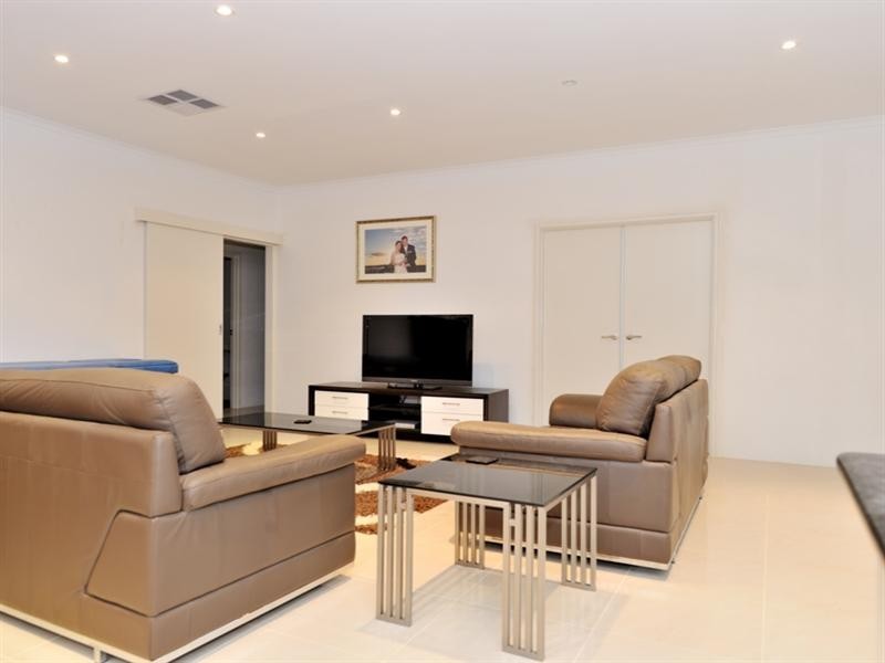 71 Hookstone Drive, Landsdale WA 6065