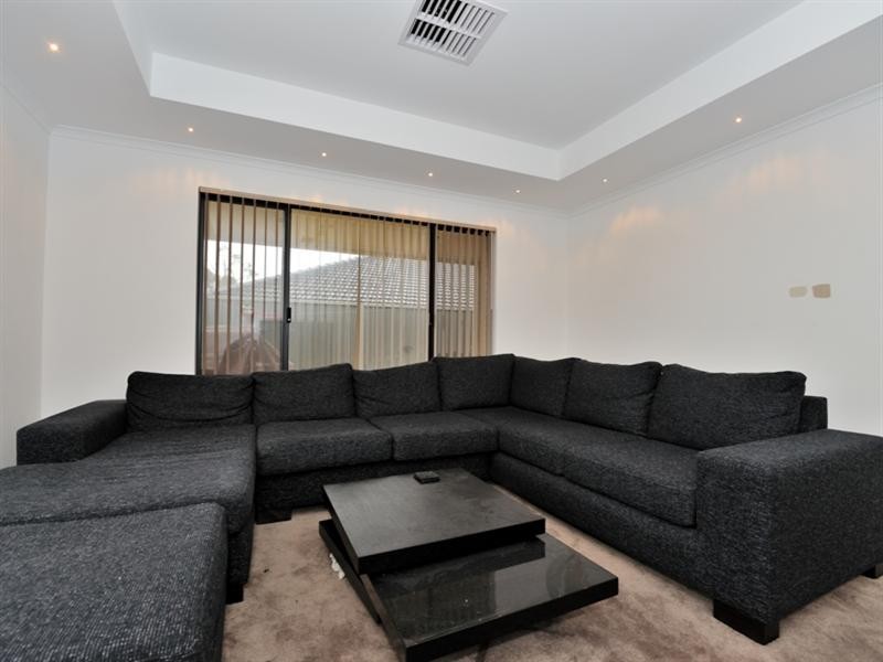 71 Hookstone Drive, Landsdale WA 6065