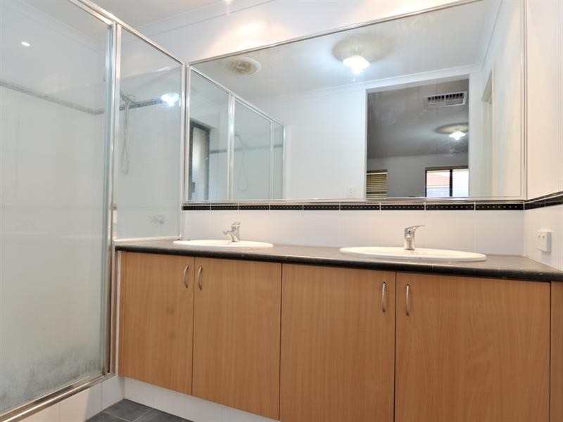 71 Hookstone Drive, Landsdale WA 6065