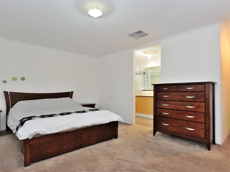 71 Hookstone Drive, Landsdale WA 6065