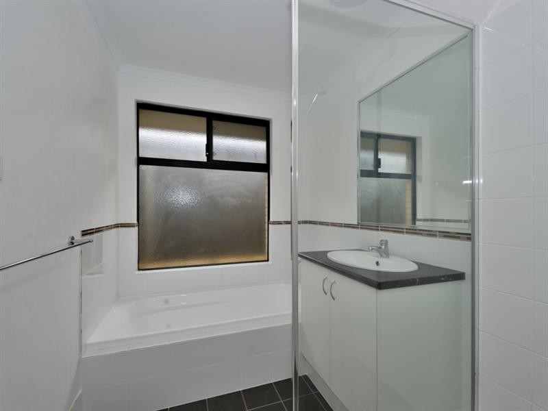 71 Hookstone Drive, Landsdale WA 6065