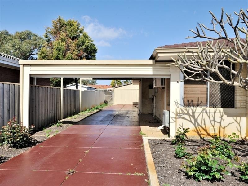 32 Lyndhurst Street, Dianella WA 6059