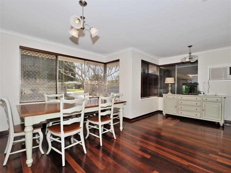 32 Lyndhurst Street, Dianella WA 6059