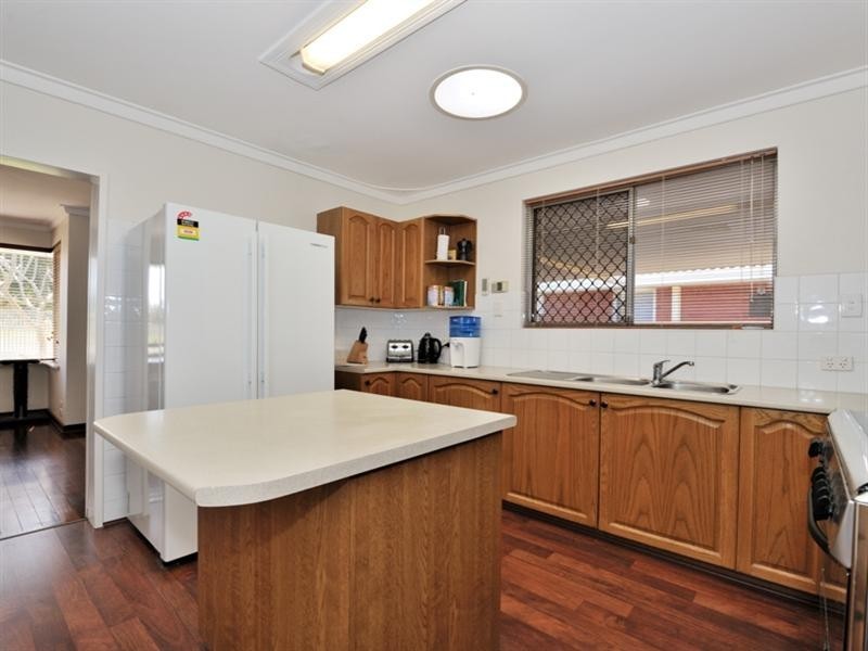 32 Lyndhurst Street, Dianella WA 6059