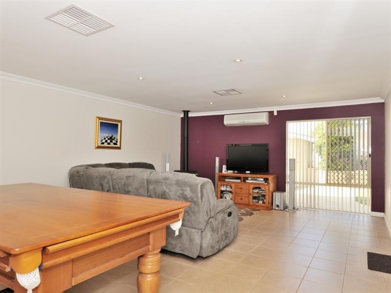 32 Lyndhurst Street, Dianella WA 6059