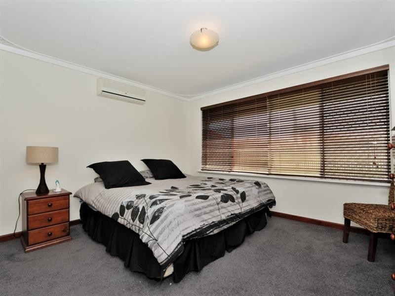 32 Lyndhurst Street, Dianella WA 6059