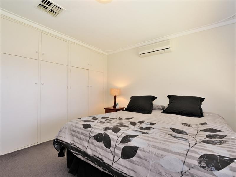 32 Lyndhurst Street, Dianella WA 6059