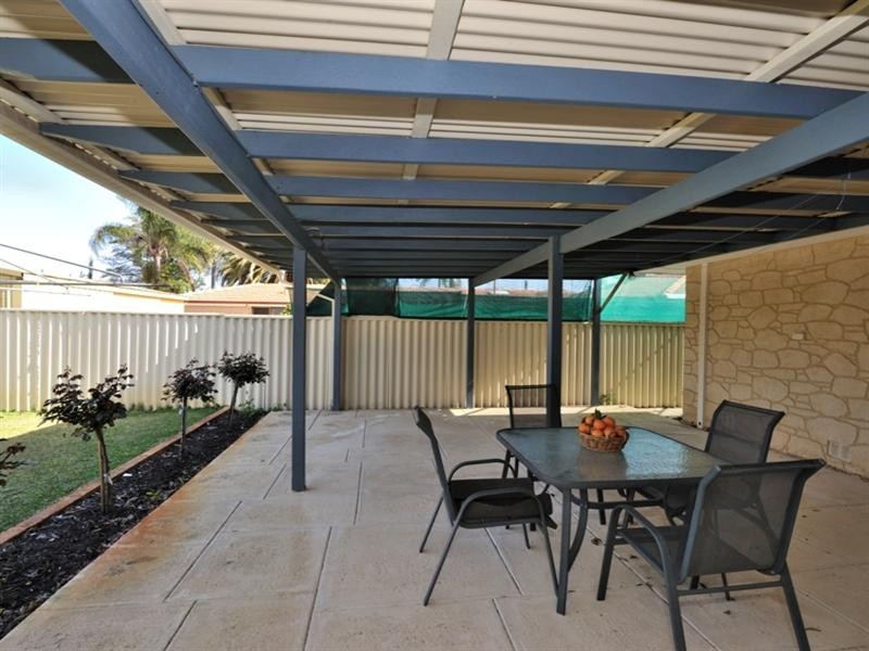 32 Lyndhurst Street, Dianella WA 6059