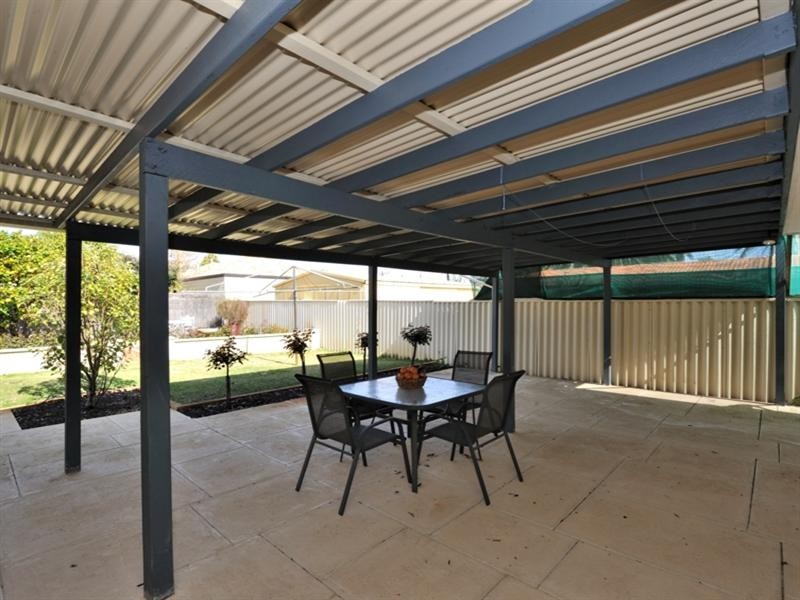 32 Lyndhurst Street, Dianella WA 6059