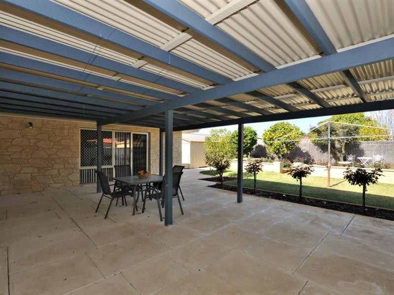 32 Lyndhurst Street, Dianella WA 6059