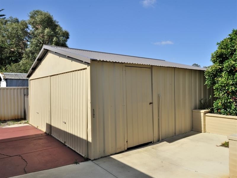 32 Lyndhurst Street, Dianella WA 6059