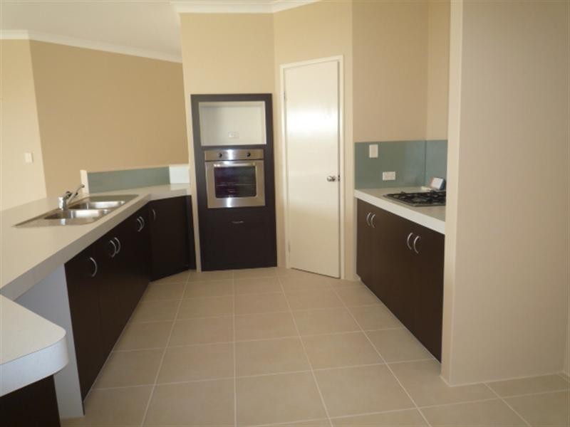 31 Tobermory Boulevard, Ellenbrook WA 6069