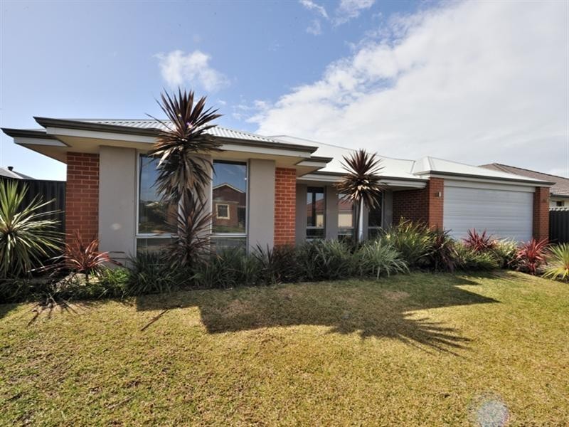 18 Gleeson Entrance, Aveley WA 6069