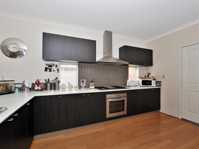 18 Gleeson Entrance, Aveley WA 6069