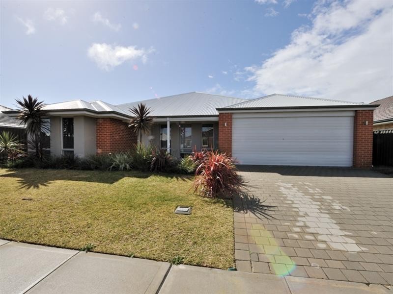 18 Gleeson Entrance, Aveley WA 6069