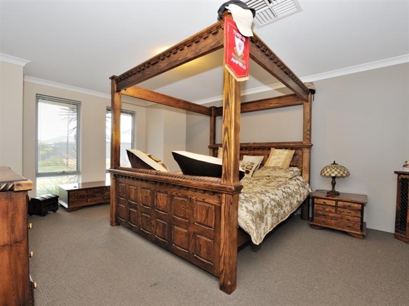 18 Gleeson Entrance, Aveley WA 6069