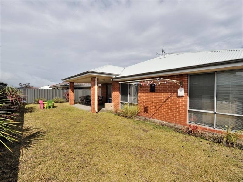 18 Gleeson Entrance, Aveley WA 6069