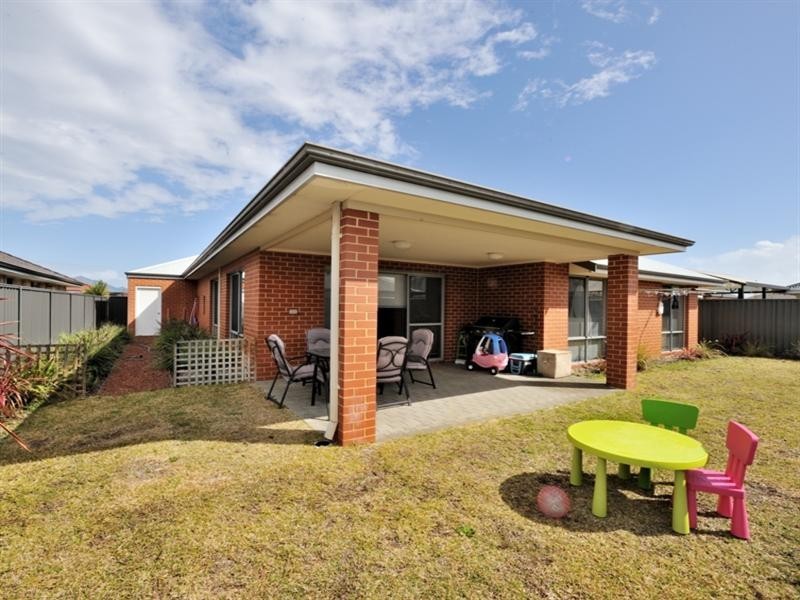18 Gleeson Entrance, Aveley WA 6069