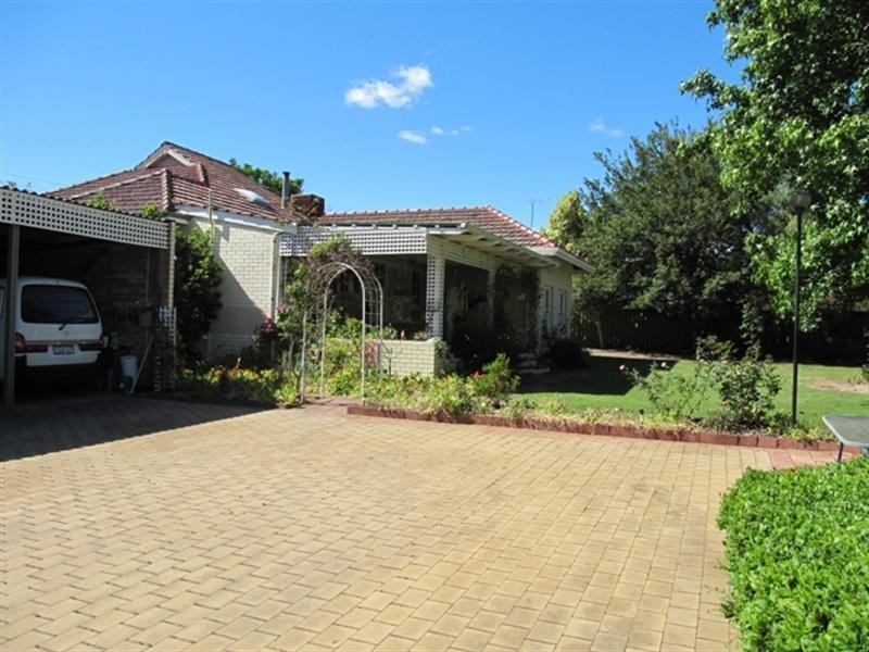 116 Chittering Road, Bullsbrook WA 6084