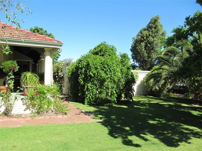 116 Chittering Road, Bullsbrook WA 6084